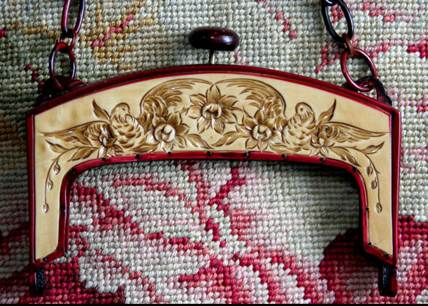 Doves celluloid purse